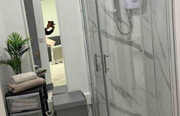 Corner House 2-Bed Townhouse Sleeps 3 - Photo 10