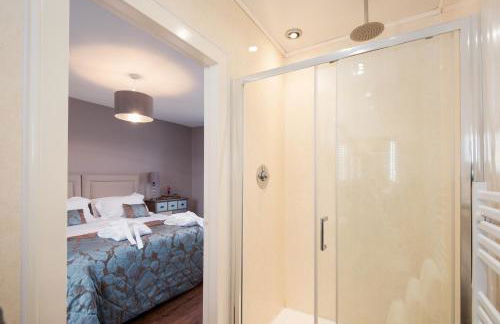 The Gate Lodge - Hot Tub 1 bedroom, log burner - Photo 8