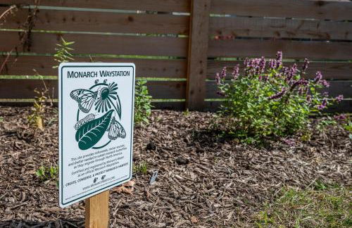 Modern Luxe 3B2B - Hot Tub - Game Room - EV Charger - Walk to Downtown LS - Foto 32