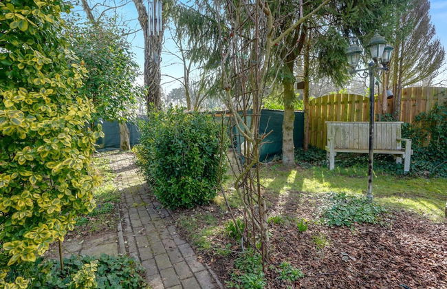 Bright Holiday Home in Lanaken near Lake with Garden - Foto 39