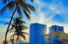 Apto na Praia de Atalaia a 100 metros da Passarela do Caranguejo - Foto 1