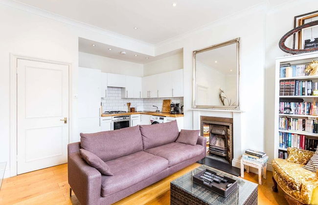 Bright and Spacious Notting Hill Nest - Photo 29