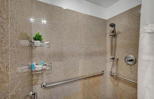 Royal Oasis Suite at Platinum Hotel-Strip Views - Foto 27