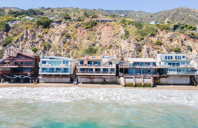Malibu Beach House Bliss by Avantstay Beachfront + Private Beach Access - Foto 1