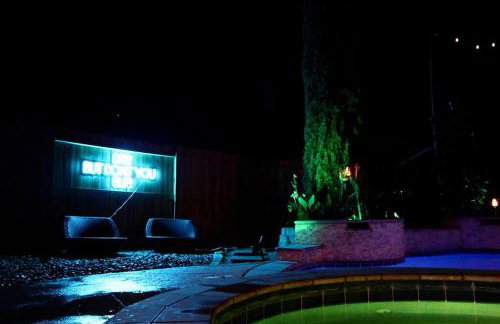 Serene 4BR Lux Home w Heated Spa Pool Massage Chair - Foto 52