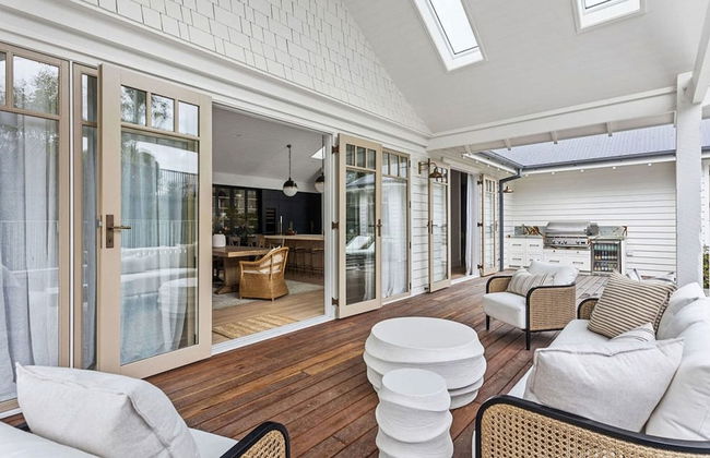 Muskoka Luxe Retreat With Pool Spa Fire Pit - Photo 14