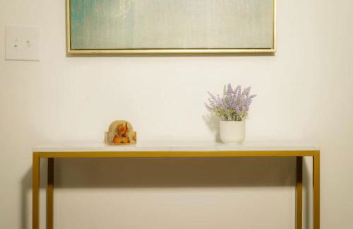 The Minimalist Escape - Modern 1BD in the Heights - Foto 21