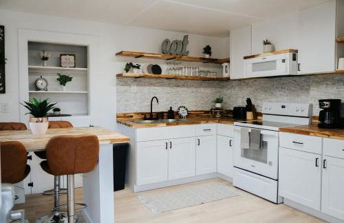 NEW! Cozy and Modern unit with Hot tub - Foto 2