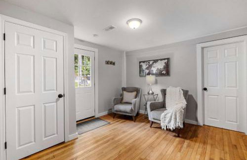 Comfy Large Bungalow - 4 Bed 1BA On Private Pond - Foto 38