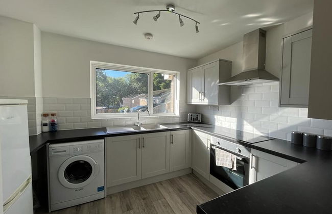 Impeccable 2-bed Apartment in Eastleigh - Foto 6