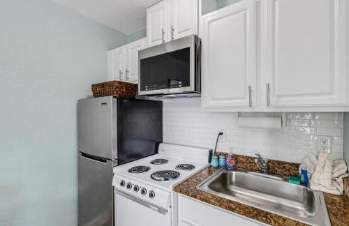 Sunset Corner - Beach View & Heated Pool! - Foto 52