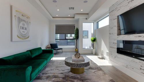 Modern 5 Bedroom Masterpiece With Rooftop Deck - Foto 5