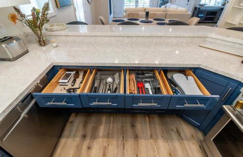 Family Beach House, 400ft to Beach, Parking, BBQ - Foto 19