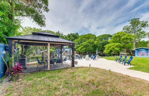 Waterfront Weeki Wachee Home with Fire Pit! - Foto 10