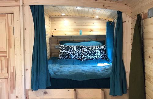 Roulotte Gîtes O bien-être massage Spa Séjour bien-être en hébergement insolite roulotte Karantez ou en gîtes Melon ou Yock à 800 m des plages - Foto 6