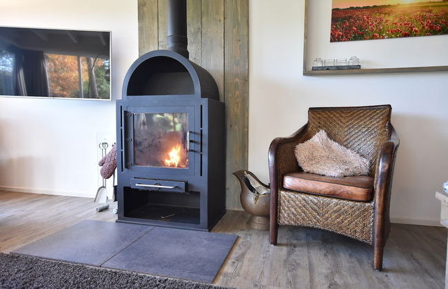 Alluring Holiday Home in Reutum-Weerselo with Hot Tub - Foto 13