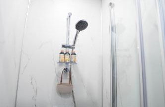 Stylish Apartment in Edinburgh 5 beds 3 Bedrooms - Photo 11