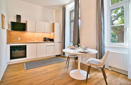 Halle Suites by FullHouse - free parking & WiFi - Foto 17