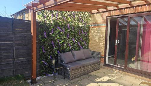 Jasmin's House, 2 bedroom house, private Parking - Foto 5