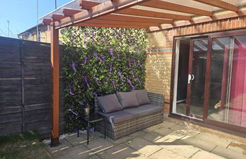 Jasmin's House, 2 bedroom house, private Parking - Photo 5