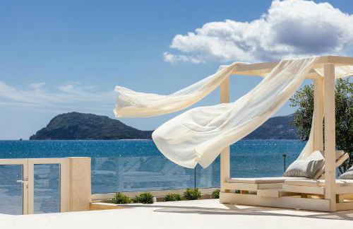 Salty Angel Sea Front Villa - Photo 9