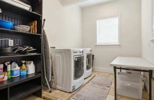 Private Family Home with Hot Tub - Foto 46