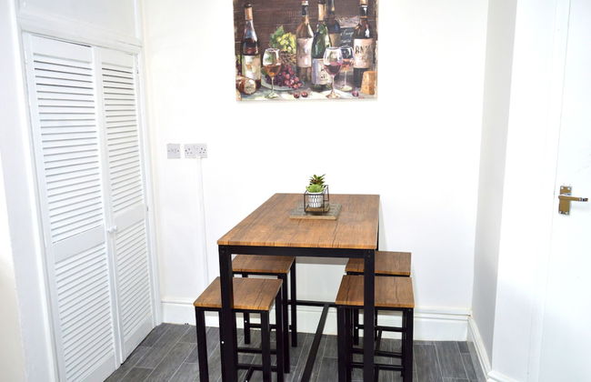 Beautiful Two-bed Apartment With Driveway Parking - Foto 17