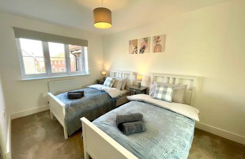 New Modern 2 Bed with parking in BISHOPS STORTFORD, close to Stansted Airport! - Foto 9