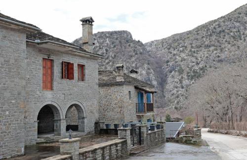 Stone Oasis - Photo 10