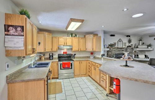 Spacious Black Hawk Home with Furnished Deck! - Foto 7