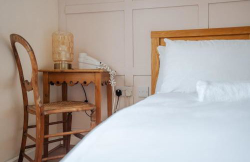 2 Bedroom Home with Garden and Free Parking - Foto 28