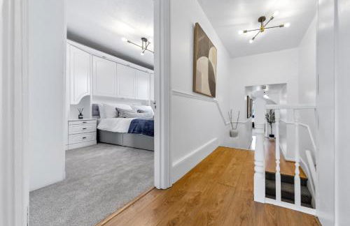 4BR North London I WiFi, Garden, Near Shops - Foto 22