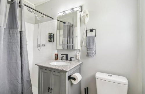 5BR with Game Room & Huge Backyard - Foto 25