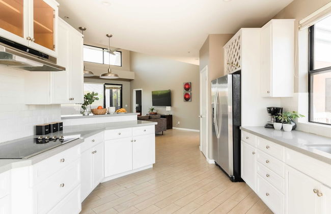 Ivory I By Avantstay Modern Home w/ Stunning Views Close To Old Town - Foto 13