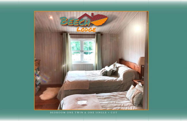 Holiday Lettings Beech Lodge - Stunning 6-bed King - Foto 3