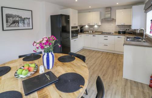 Silverstone Paddock Retreat - Photo 12