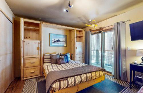 Tastefully-Updated, Classic Tahoe Family Home - Photo 20