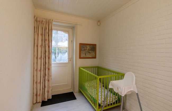 Charming Beach Villa With Thatched Roof - Photo 6