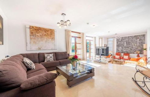 Villa de lujo con piscina, jacuzzi, jardín y terraza - Foto 9