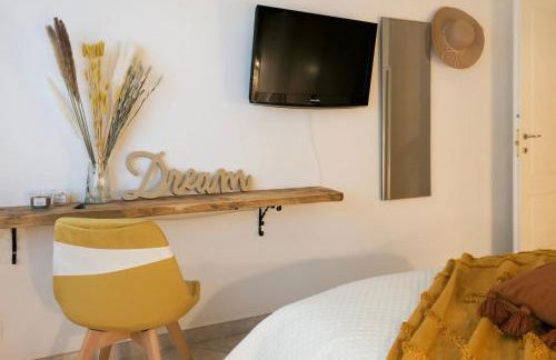 Elegante bilocale con vista mare e parcheggio - Foto 10