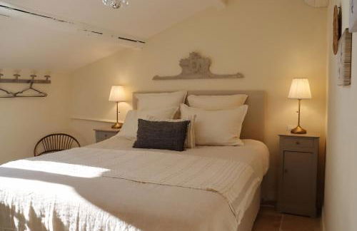 La Grande Bourgade-Authentique Maison en Pierre avec Terrasse Climatisation au Cœur d'Uzès - Foto 15