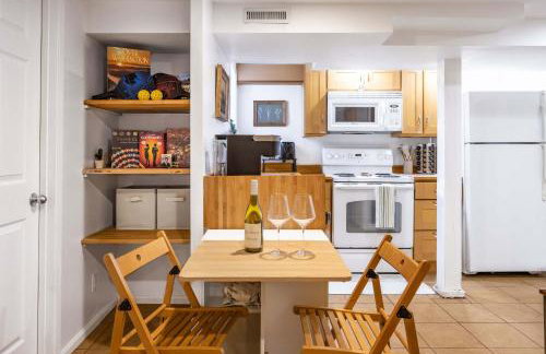 Artist 750sqft 2BR Basement Maple Leaf Park - Foto 3