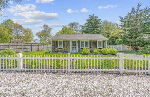 Cottage Oasis by Lake with Kayaks Fire Pit and a Huge Yard - Foto 32