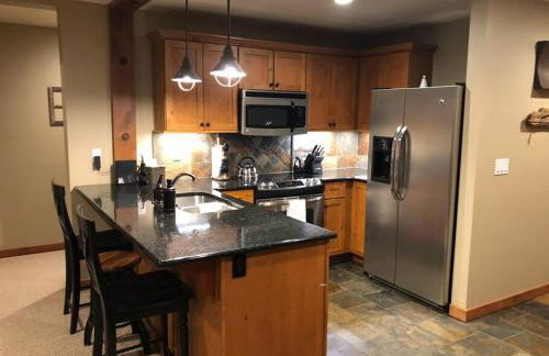 Penthouse Mountain Haven with Community Spa Room - Foto 9