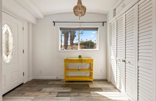 Los Angeles charming big house, king bed, parking, EV - Photo 23