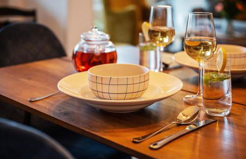 Stilvolle Stadtoase, 116 qm, Parkblick, Wassernah, Parkplatz - Foto 19