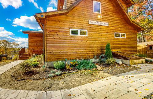 Hot Tub, Lake Views! All-Season Hinsdale Haven - Foto 39