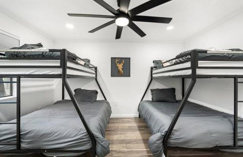 Modern Lakeside Family Fun Cabin - Foto 22