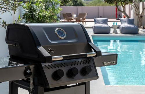 Hypnosis Beachside Villa with Private Heated Pool - Photo 15