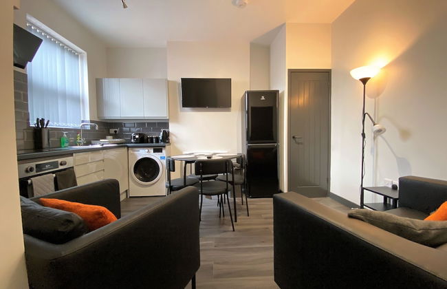 StayCrewe Apartments - Photo 25